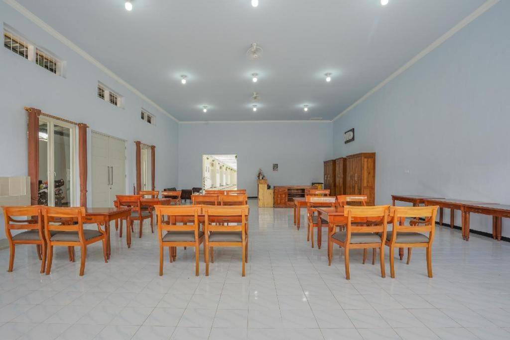 Oyo 477 Raka Residence Syariah Purwoharjo Banyuwangi Banyuwangi  Exterior photo