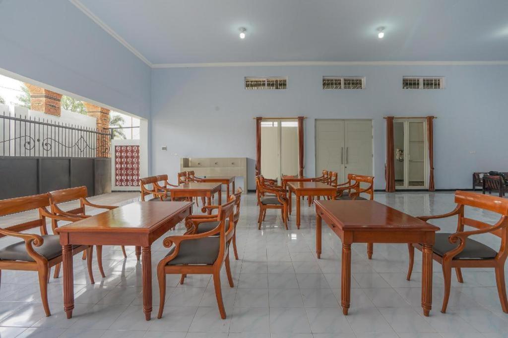 Oyo 477 Raka Residence Syariah Purwoharjo Banyuwangi Banyuwangi  Exterior photo