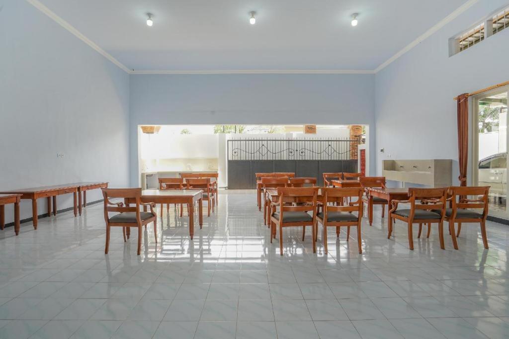 Oyo 477 Raka Residence Syariah Purwoharjo Banyuwangi Banyuwangi  Exterior photo