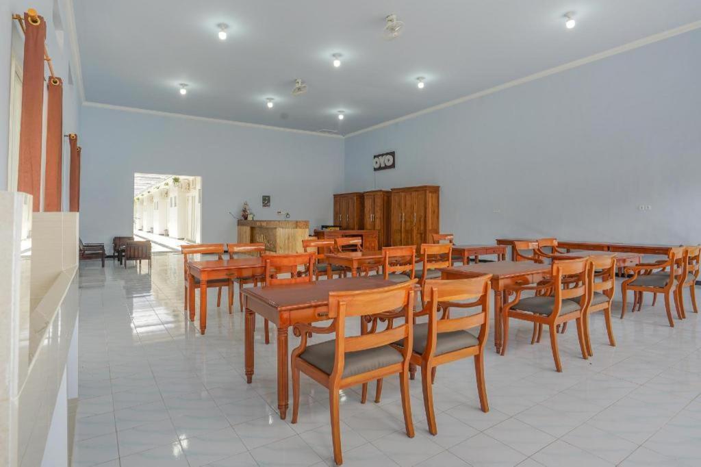 Oyo 477 Raka Residence Syariah Purwoharjo Banyuwangi Banyuwangi  Exterior photo